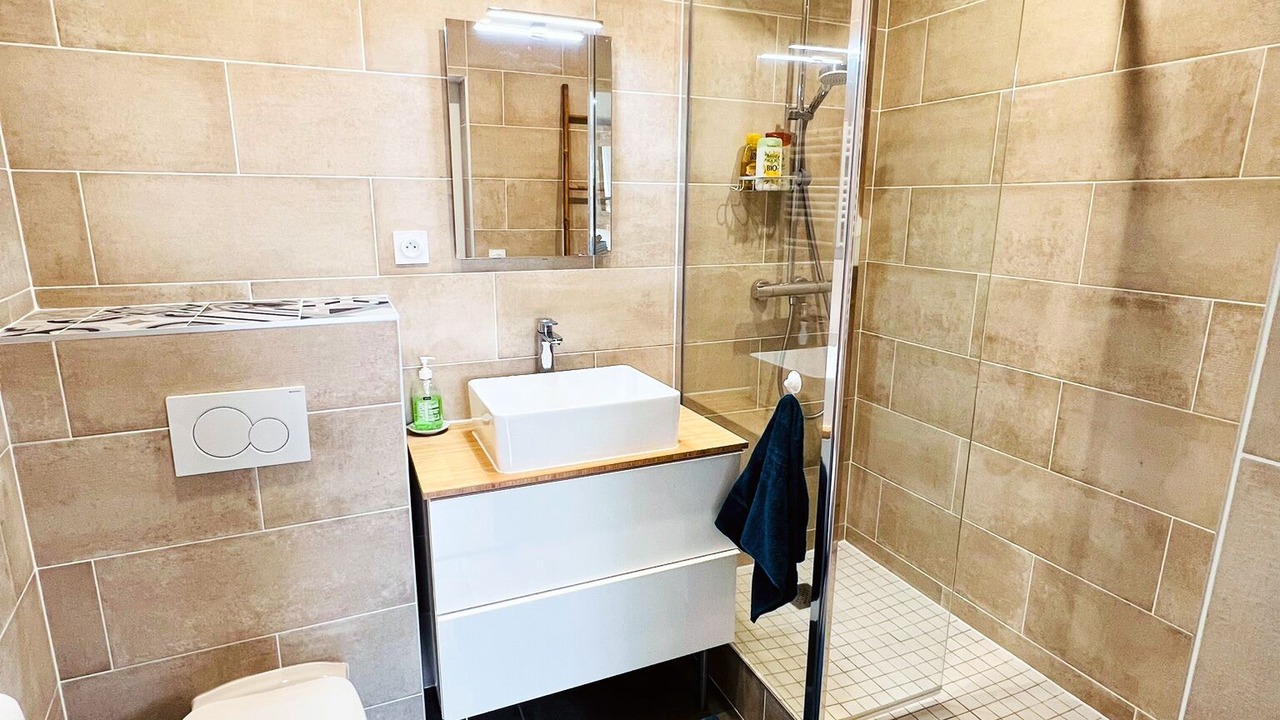 Photo of Bathroom in Saint-Julien-du-Serre