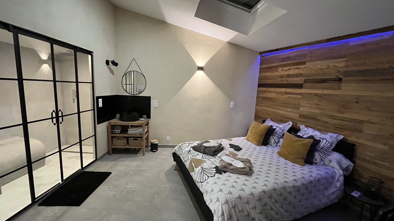 Photo of Bedroom in Lombez