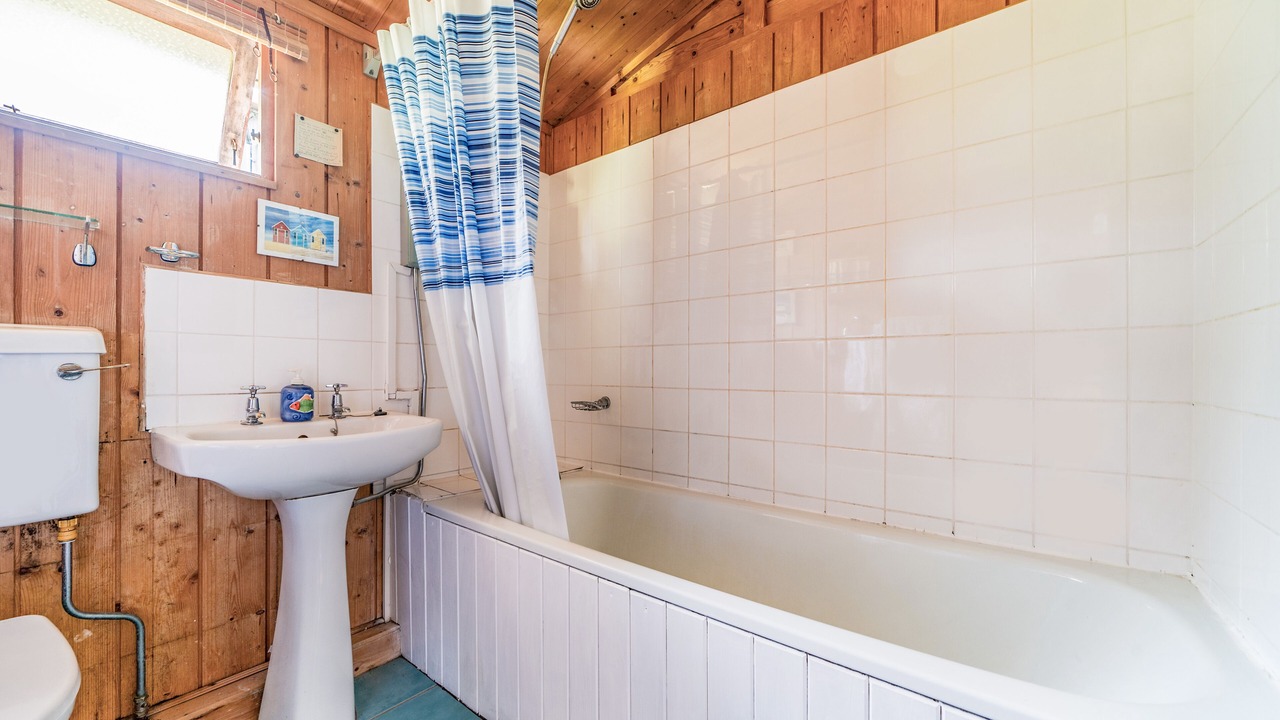 Photo of Bathroom in Rock