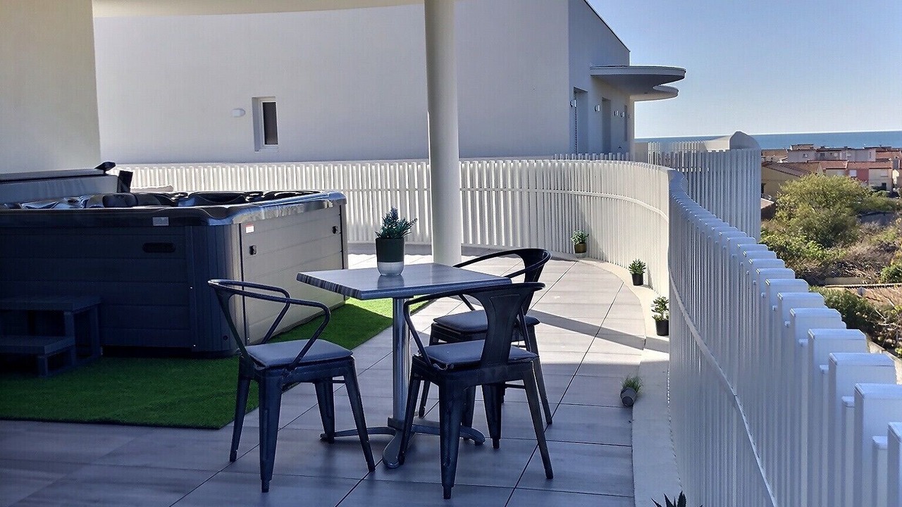 Photo of Outdoor in Serignan