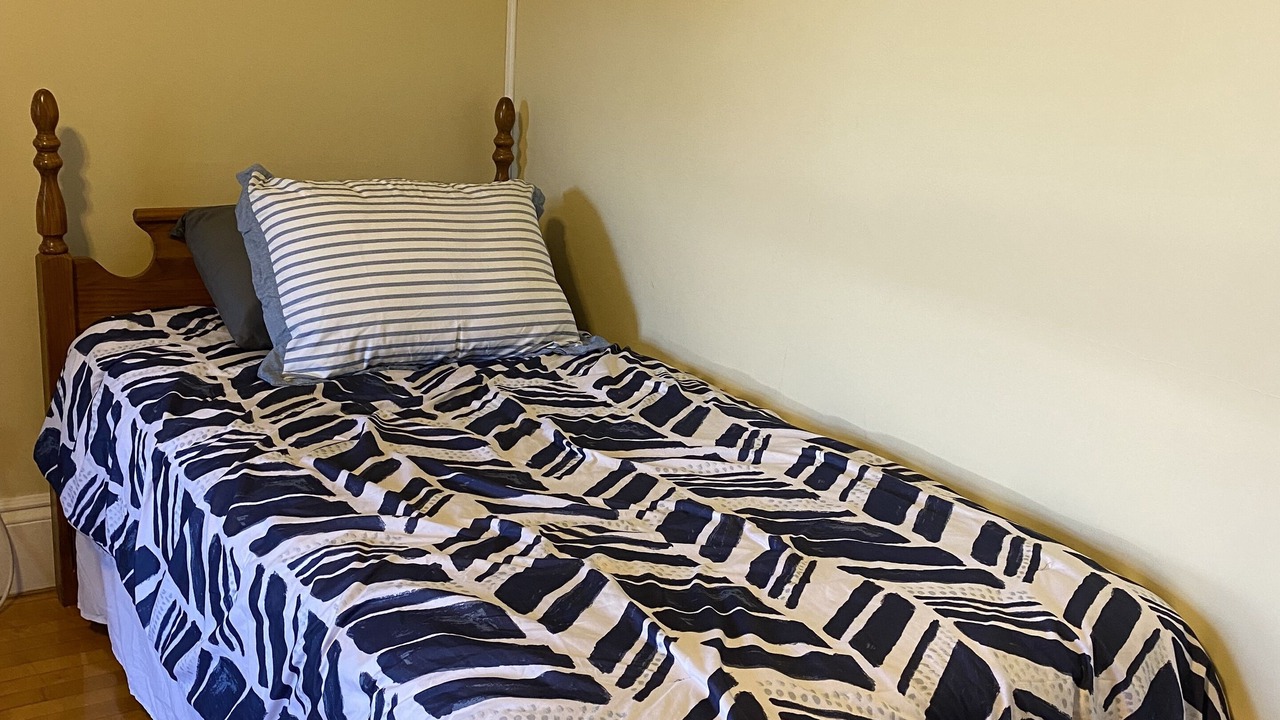 Photo of Bedroom in St. Albans Historic District