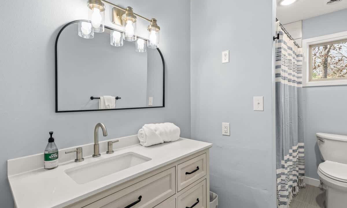 Photo of Bathroom in Siloam Springs