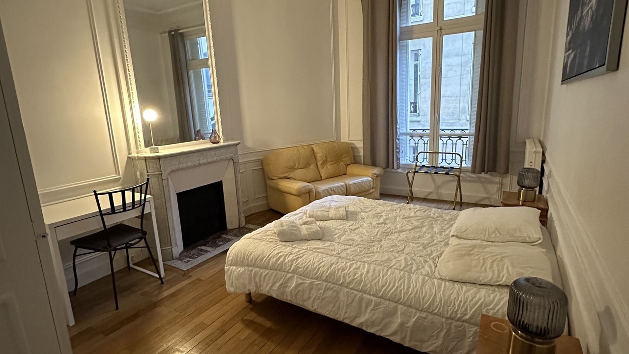 Photo of Bedroom in 17th Arrondissement