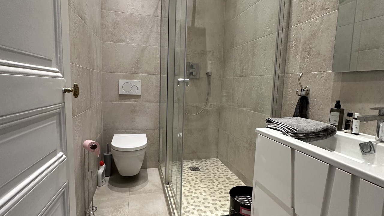 Photo of Bathroom in 17th Arrondissement