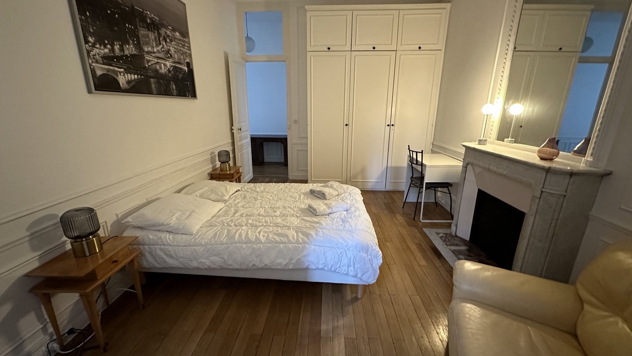 Photo of Bedroom in 17th Arrondissement