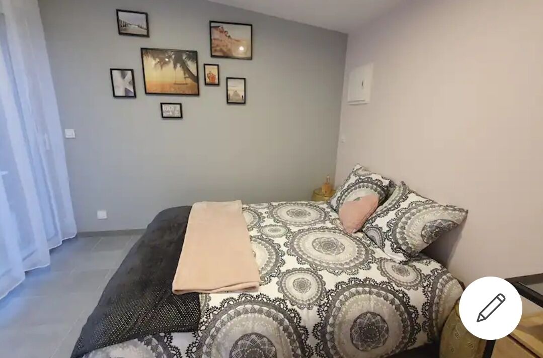 Photo of Bedroom in Reux