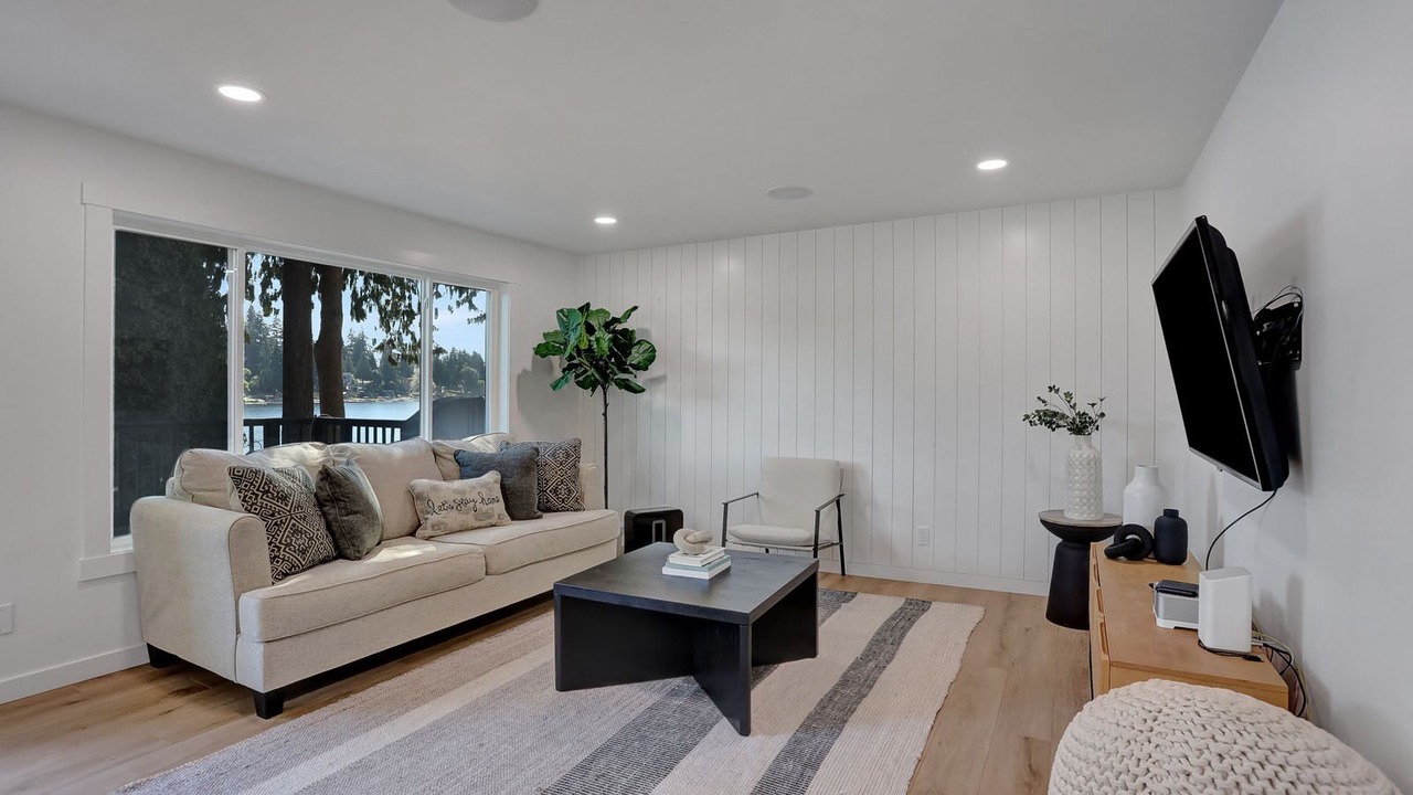 Photo of Livingroom in SeaTac