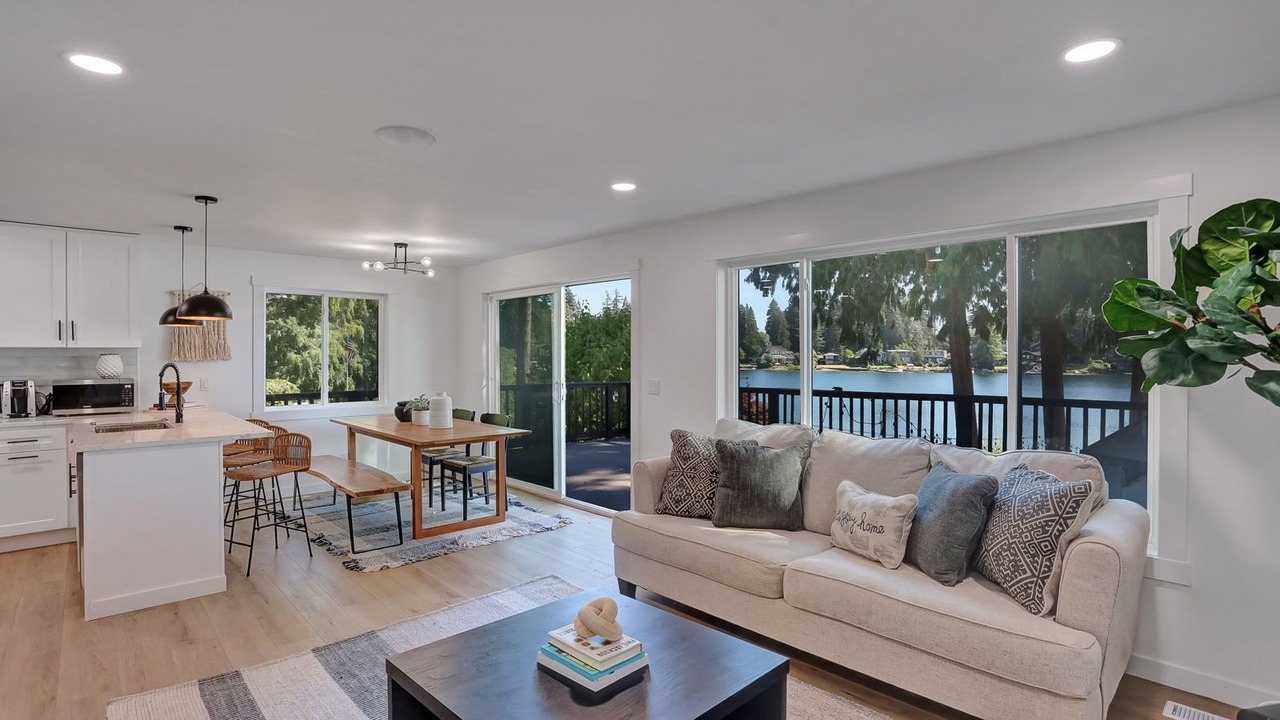 Photo of Livingroom in SeaTac