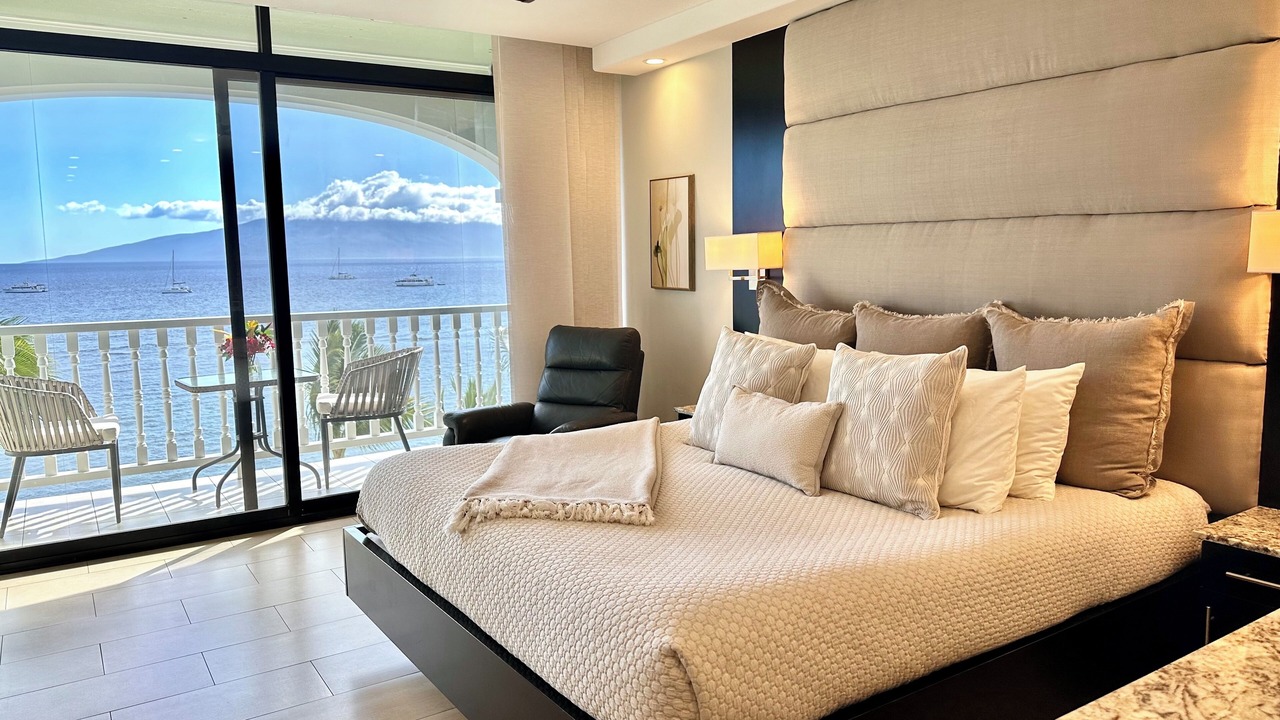 Photo of Bedroom in Historic Lahaina Front Street