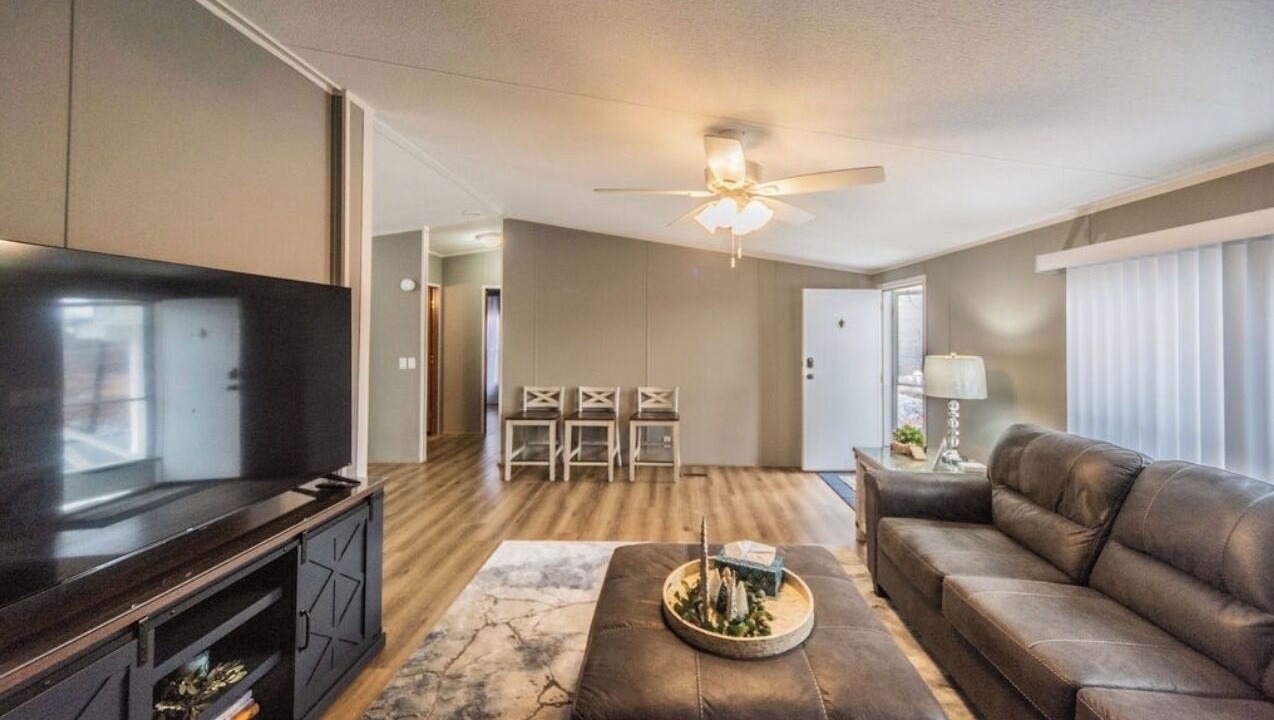 Photo of Livingroom in Grand Rivers
