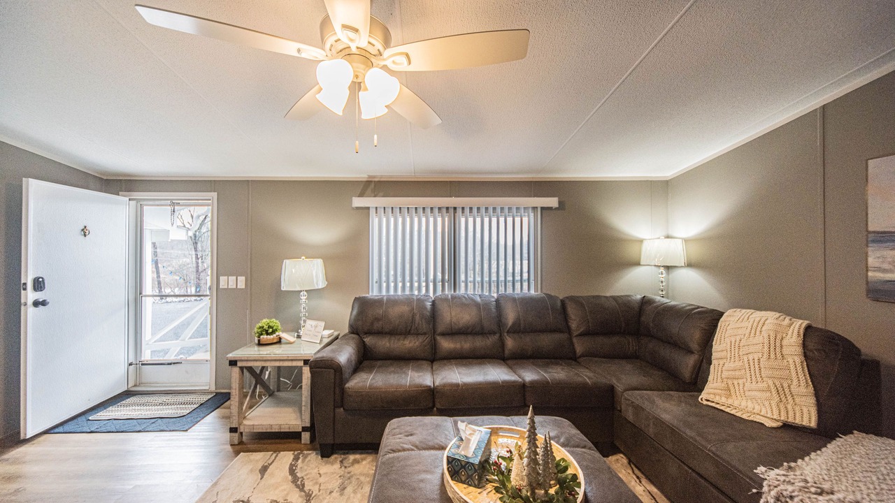 Photo of Livingroom in Grand Rivers