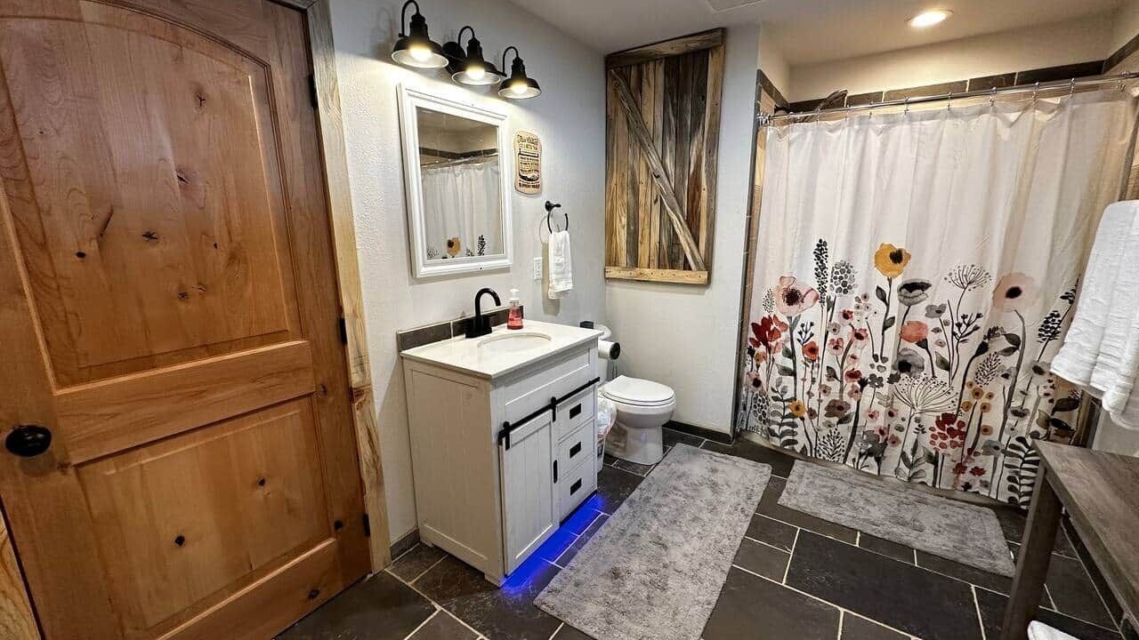 Photo of Bathroom in Crescent