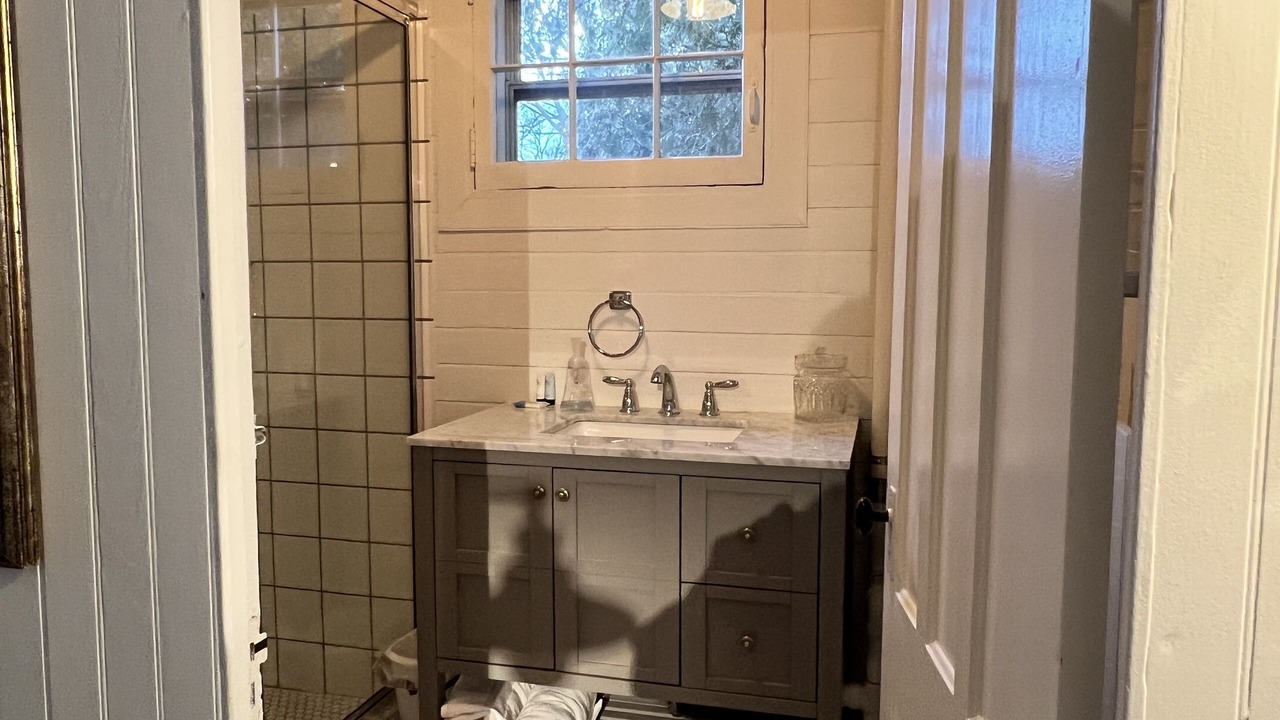 Photo of Bathroom in Cove - East Side - Shippan