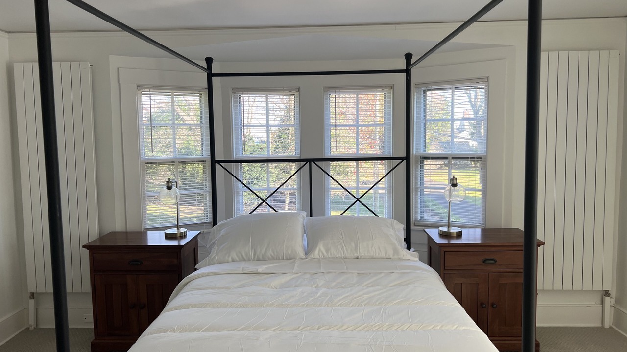 Photo of Bedroom in Cove - East Side - Shippan