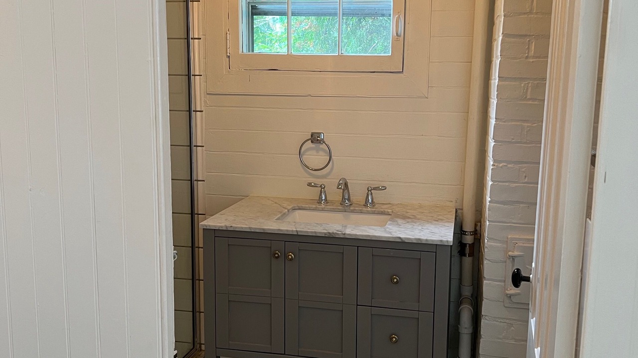 Photo of Bathroom in Cove - East Side - Shippan