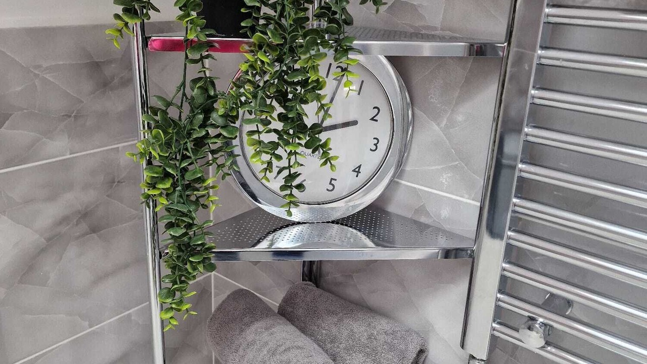 Photo of Others in Lea Bridge