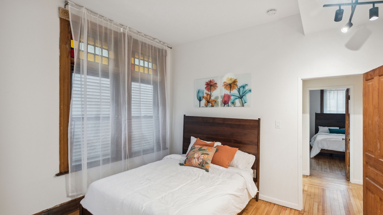 Photo of Bedroom in Lakeview