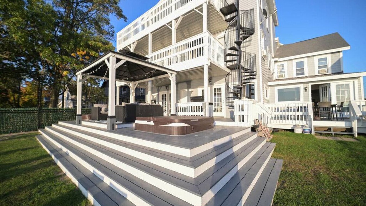 Photo of Patio Balcony in Sylvan Beach