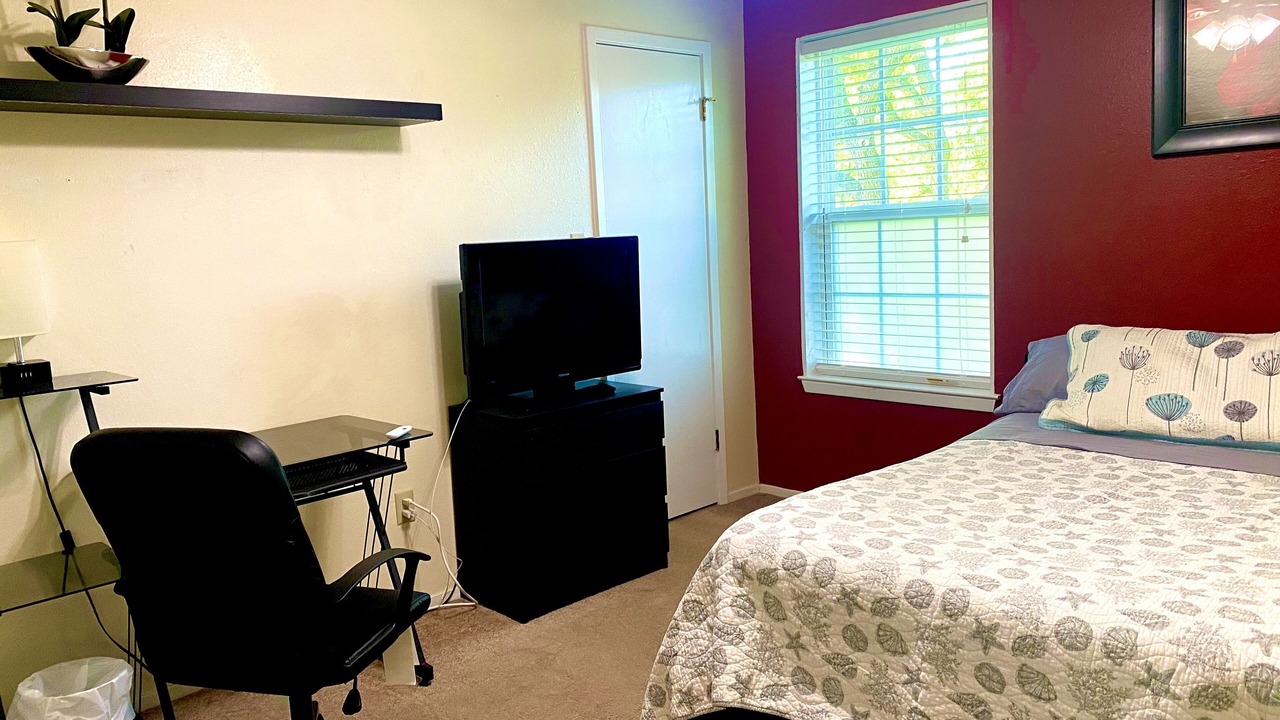 Photo of Bedroom in Oak Heights