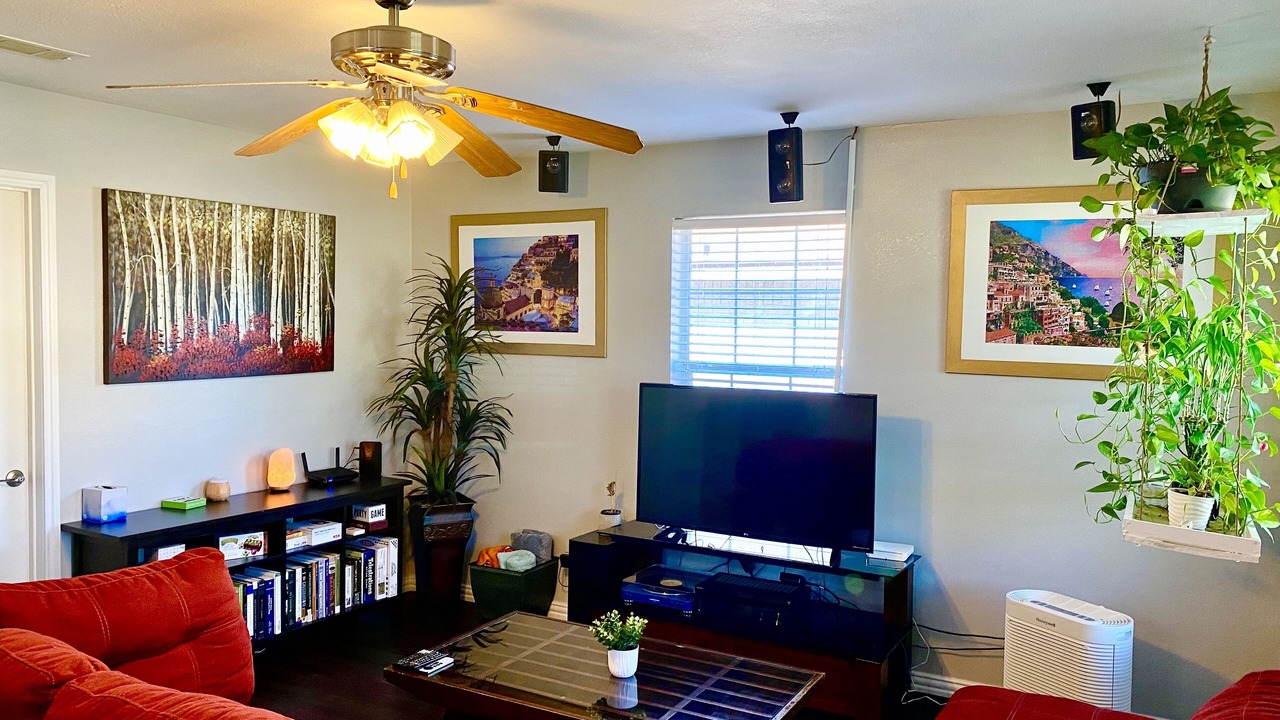Photo of Livingroom in Oak Heights
