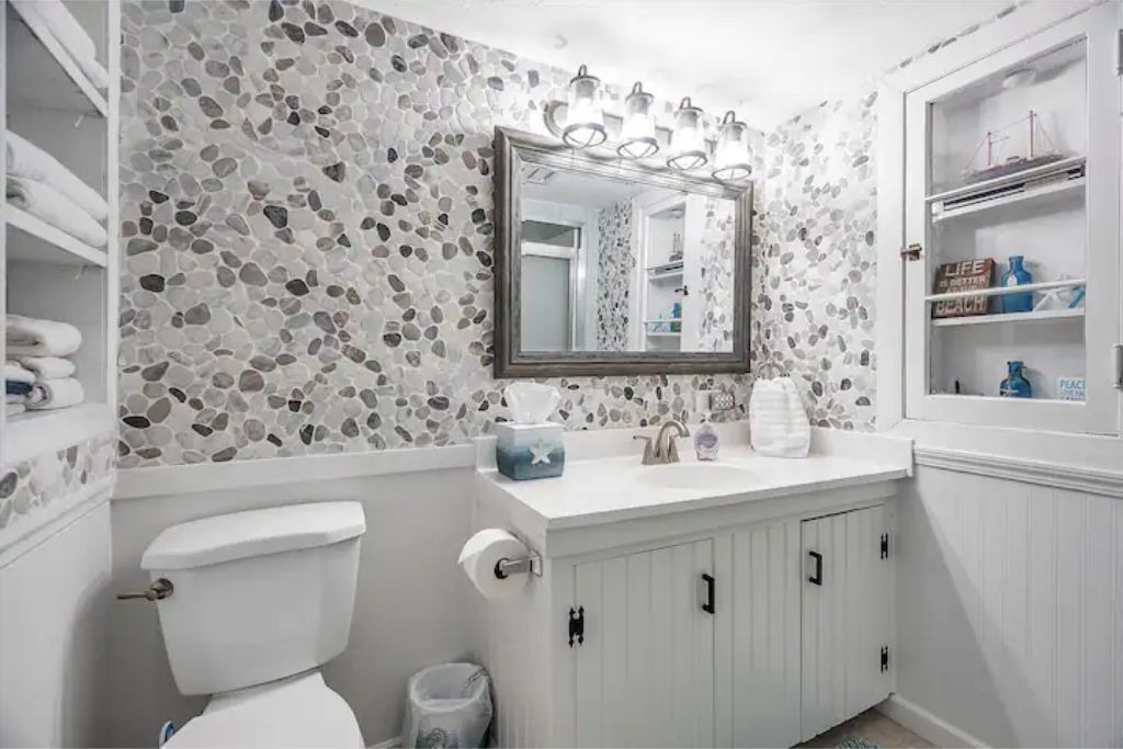 Photo of Bathroom in Willobee On The Lake