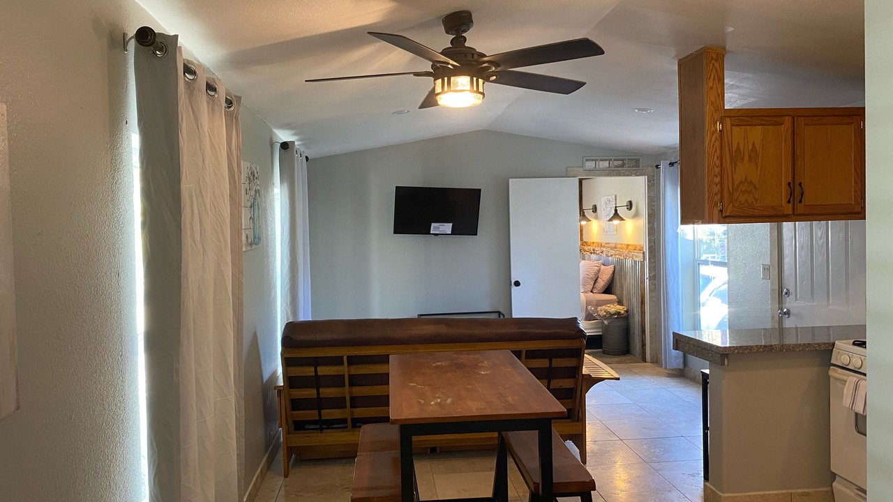 Photo of Livingroom in Olancha