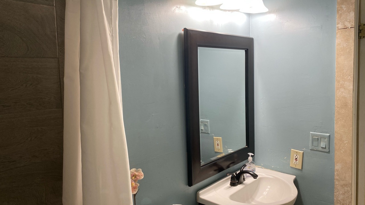 Photo of Bathroom in Olancha