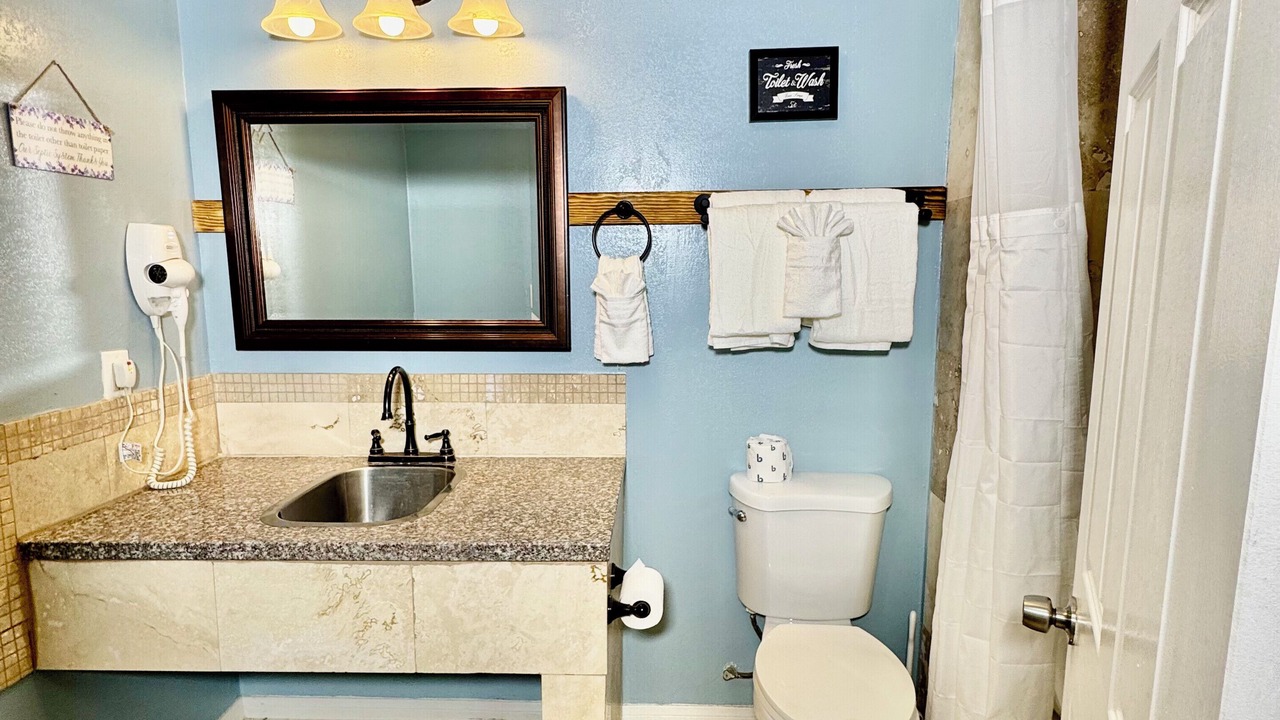 Photo of Bathroom in Olancha