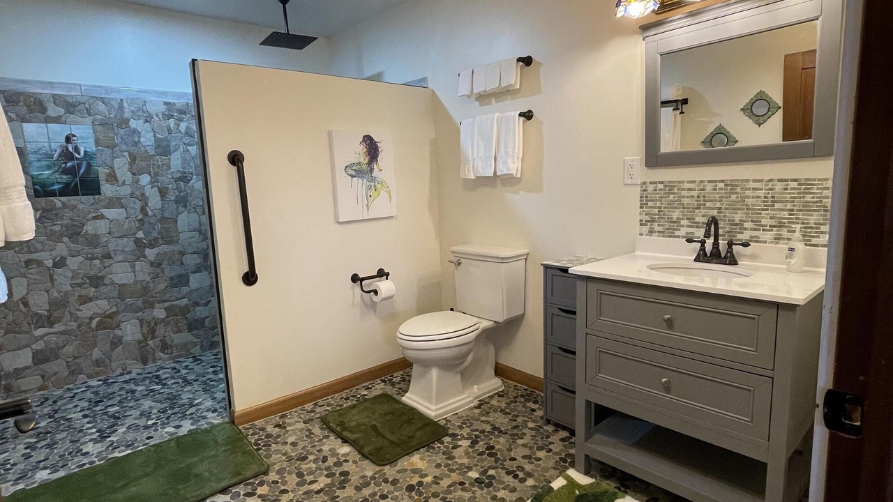 Photo of Bathroom in Lyons