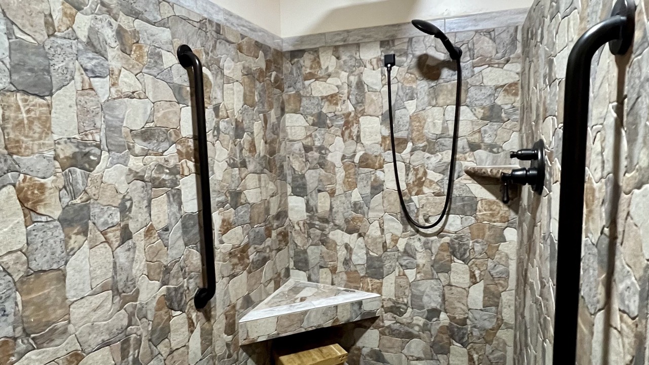 Photo of Bathroom in Lyons