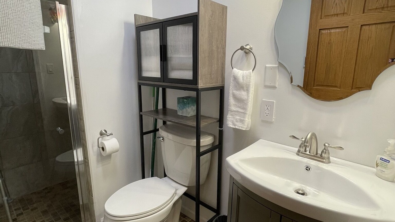 Photo of Bathroom in Lyons