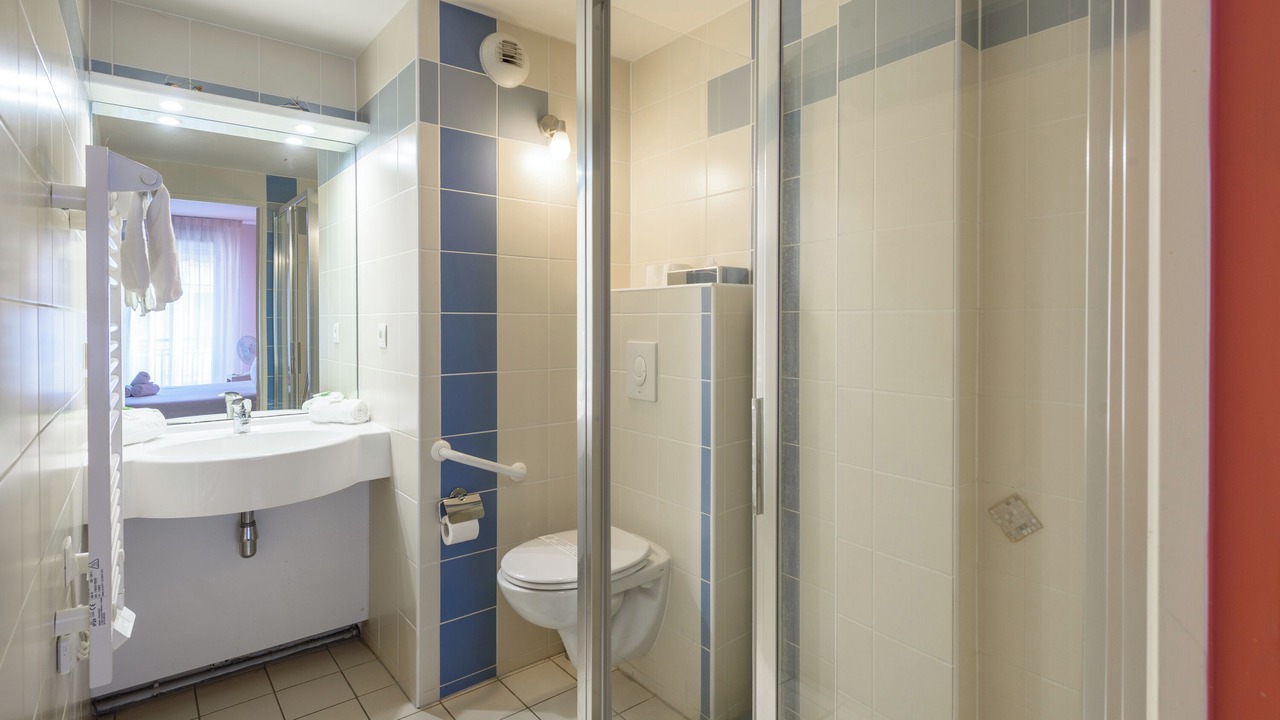 Photo of Bathroom in Carmes