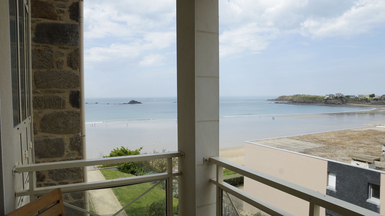 Photo of Patio Balcony in Saint-Ideuc