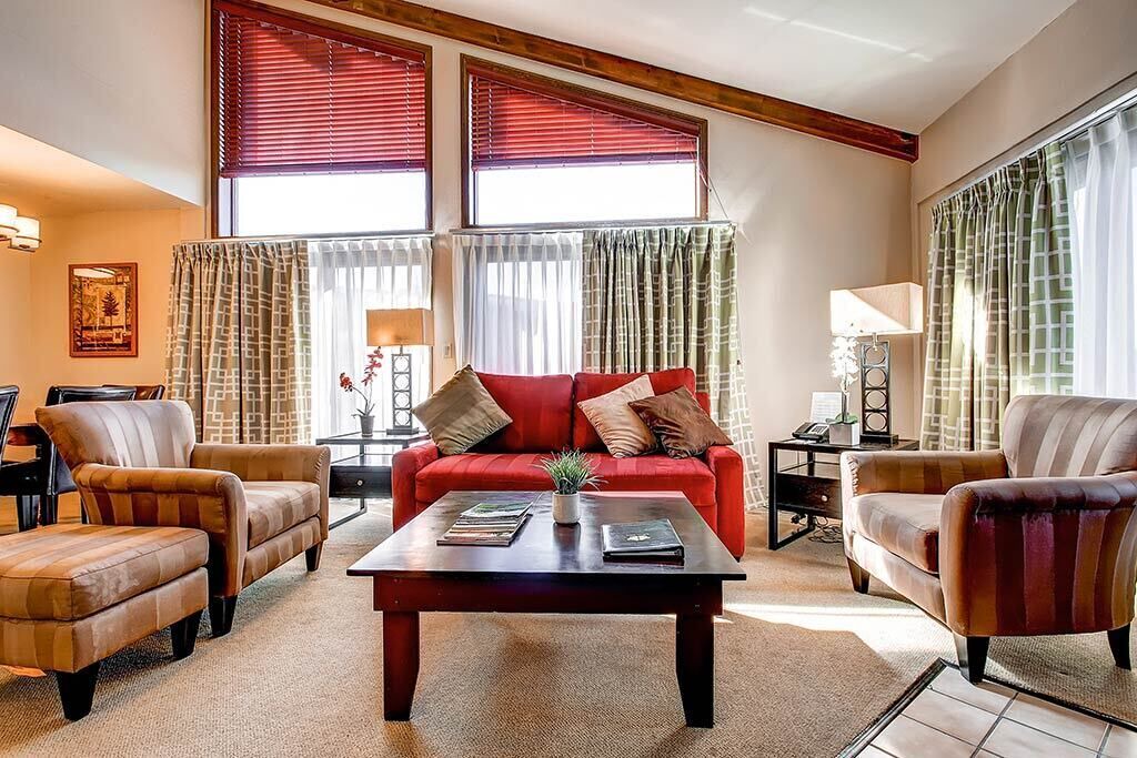 Photo of Livingroom in Avon