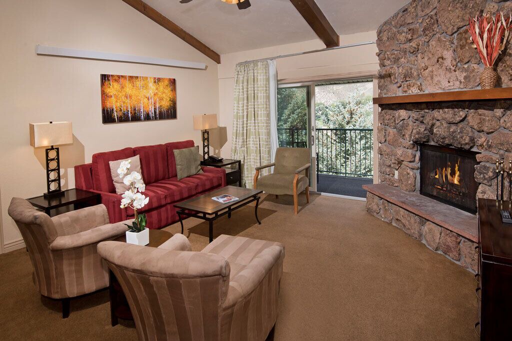 Photo of Livingroom in Avon