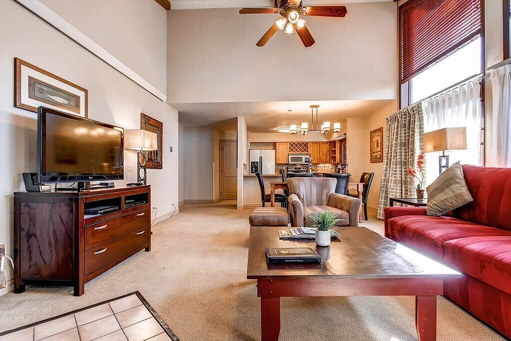 Photo of Livingroom in Avon