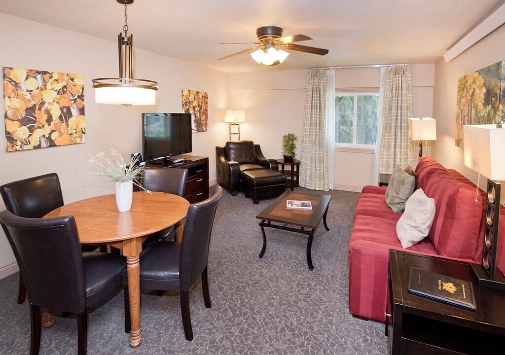 Photo of Livingroom in Avon