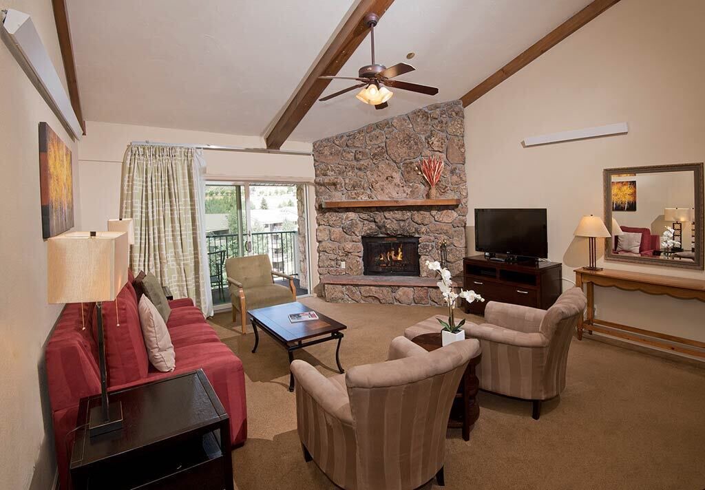 Photo of Livingroom in Avon
