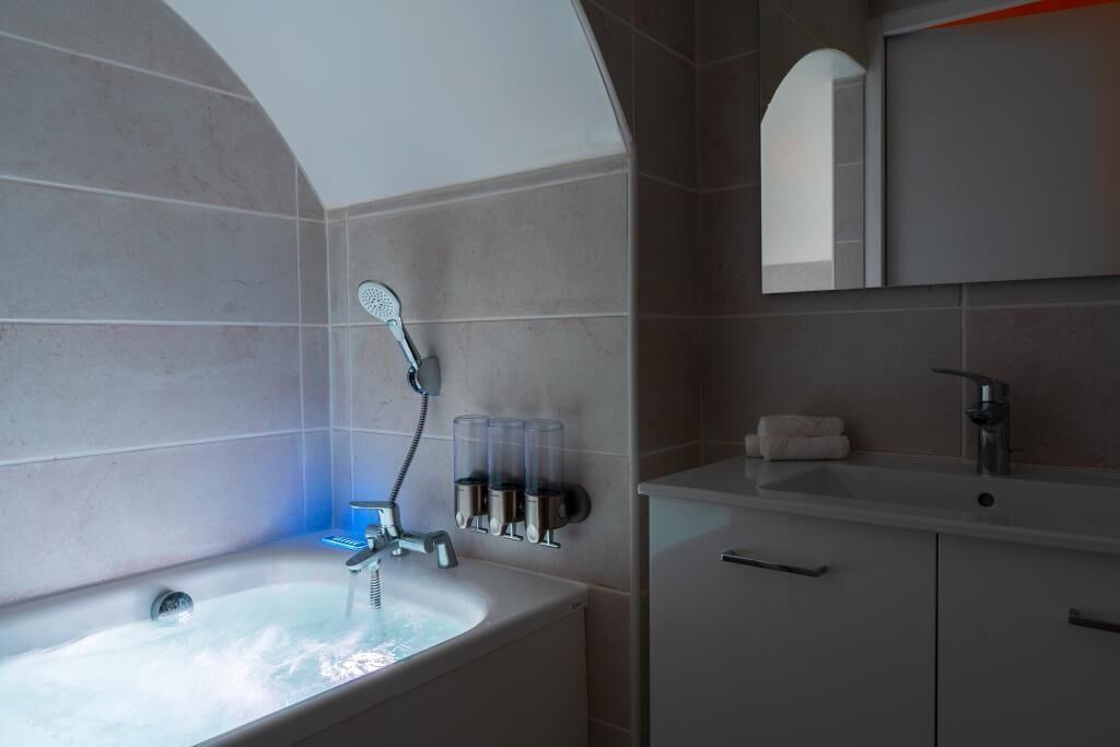 Photo of Bathroom in Mende