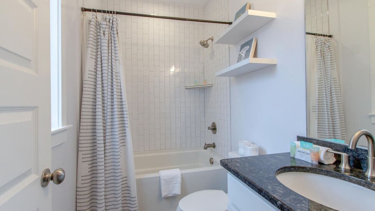 Photo of Bathroom in Cleveland Park