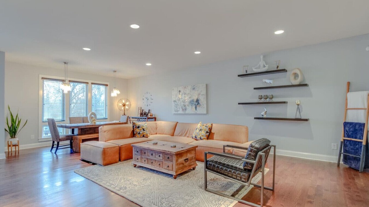Photo of Livingroom in Cleveland Park