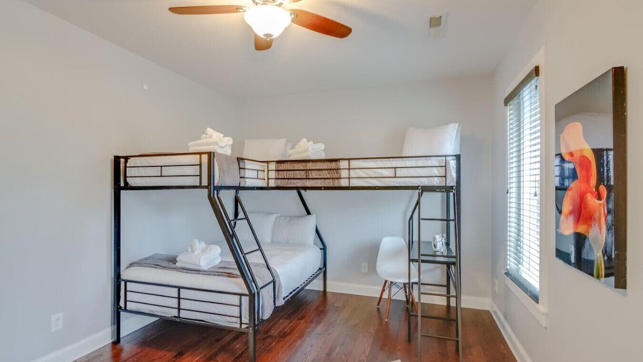 Photo of Bedroom in Cleveland Park