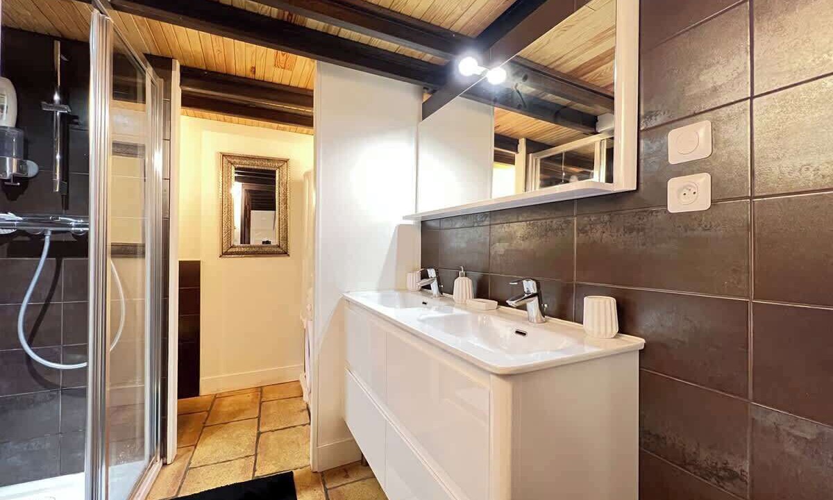 Photo of Bathroom in Capitole