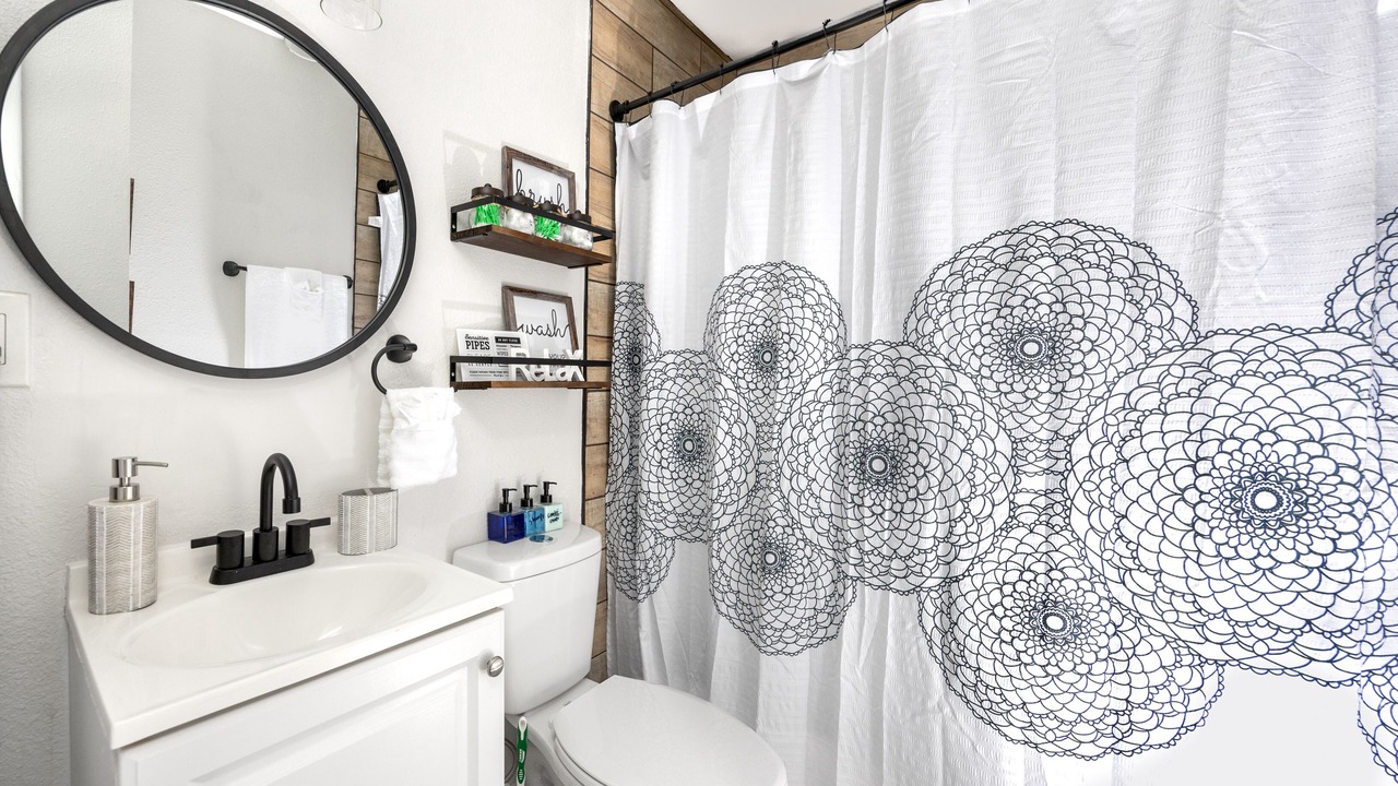 Photo of Bathroom in Largo