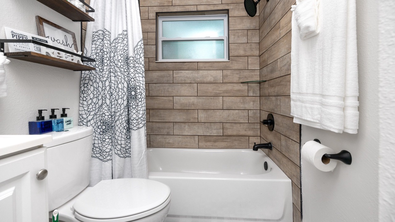 Photo of Bathroom in Largo
