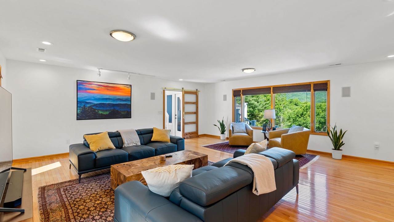 Photo of Livingroom in Lake Lure