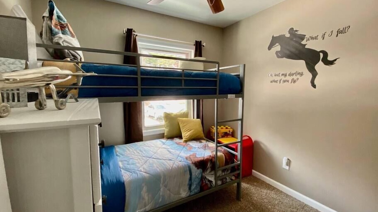 Photo of Bedroom in Geyser Crest