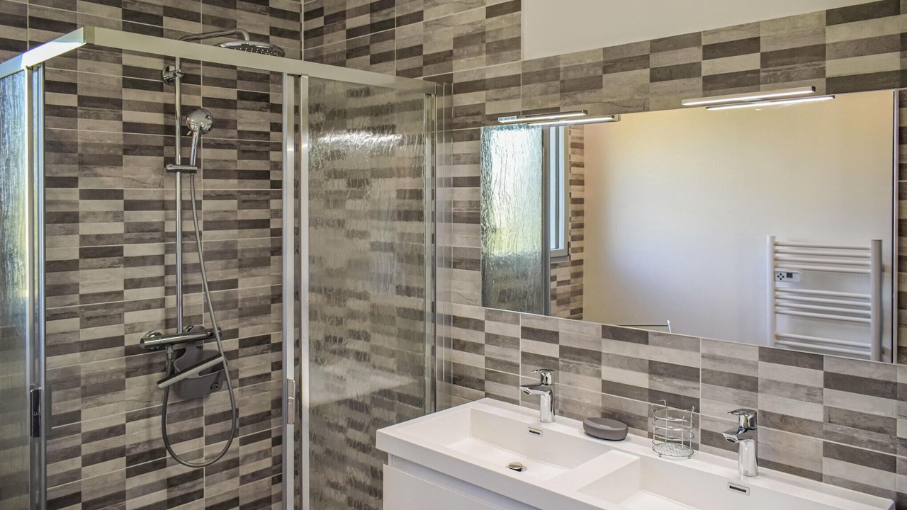 Photo of Bathroom in Galan
