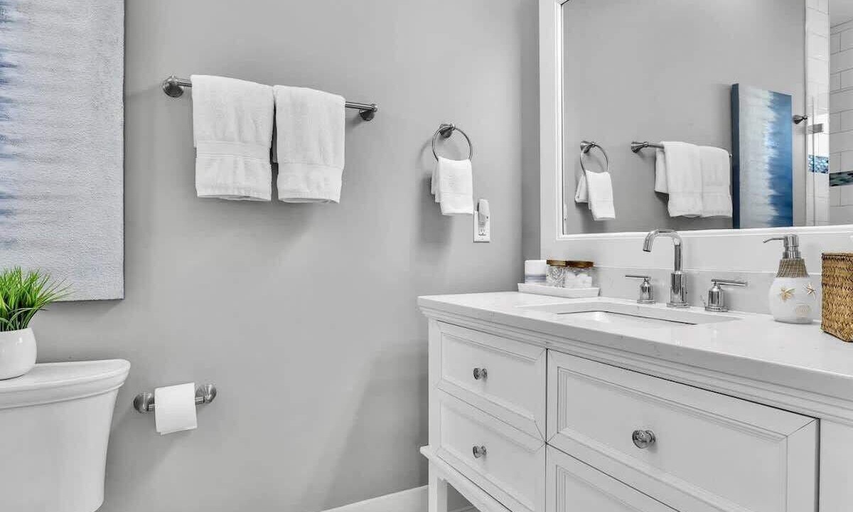 Photo of Bathroom in North Carolina Coast
