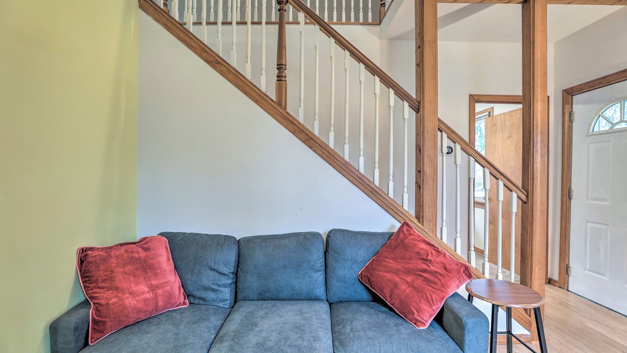 Photo of Livingroom in Westmont